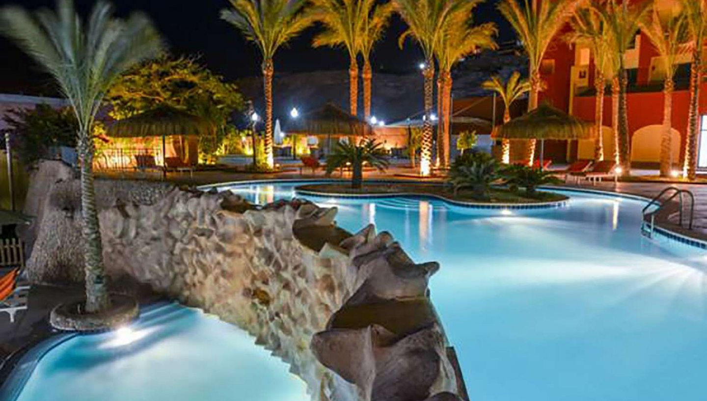 Sun & Sea Hotel 4