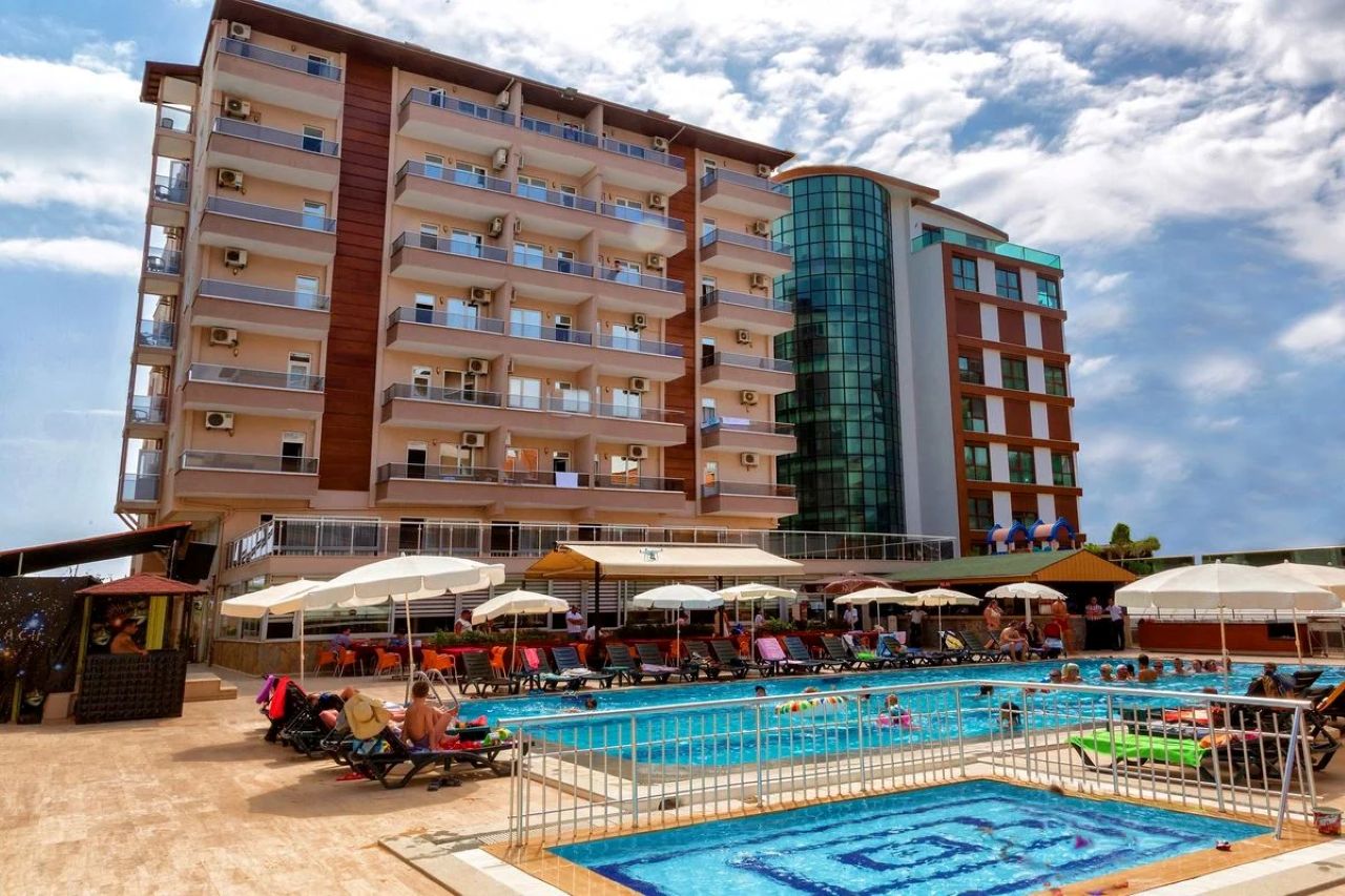 Club Bayar Beach Hotel 3
