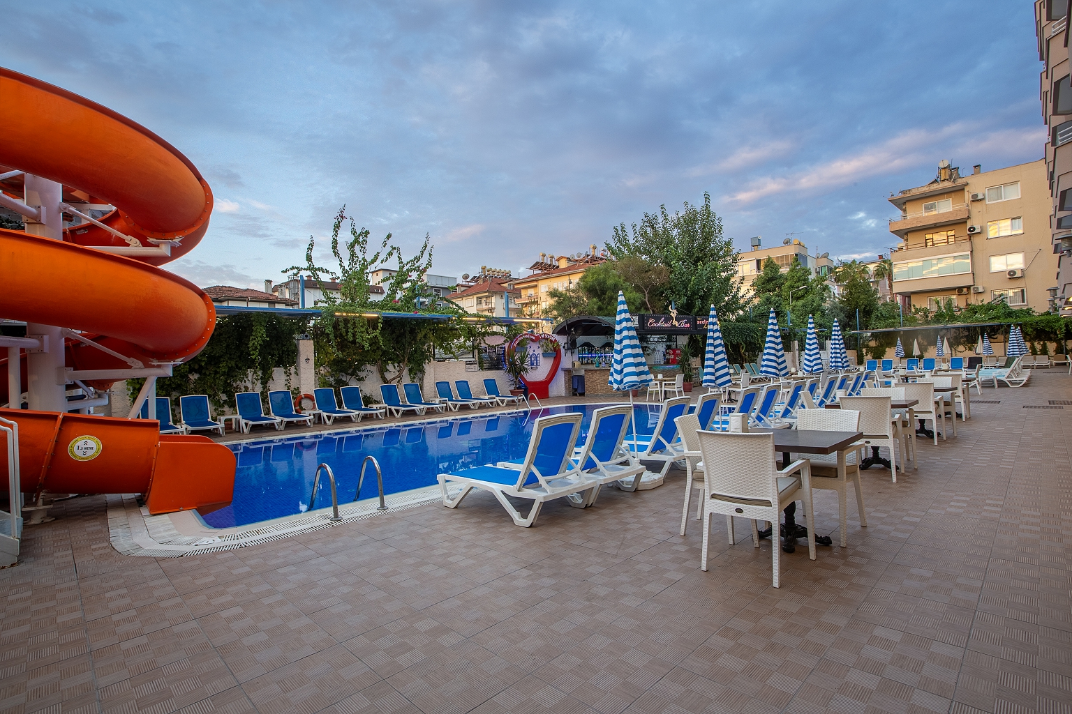Bonapart Sealine Hotel 4