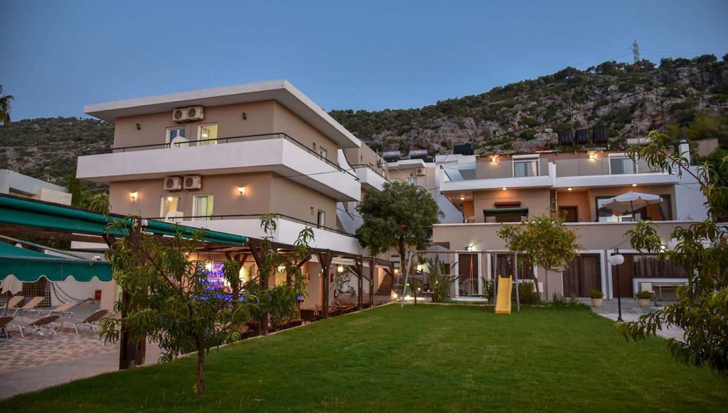 Iraklis Apartments 5
