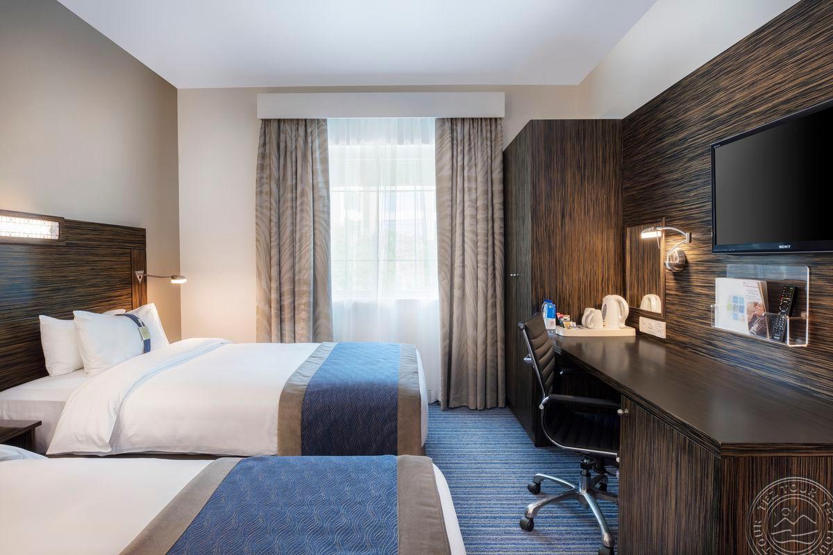 Holiday Inn Express Safa Park 4