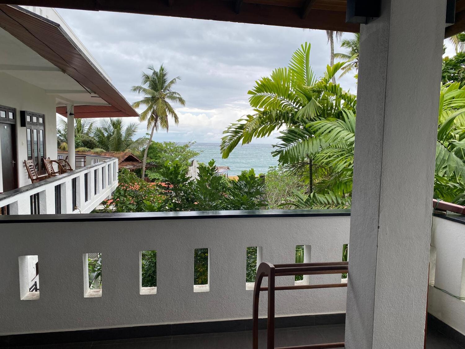 Unawatuna Beach Bungalow 2