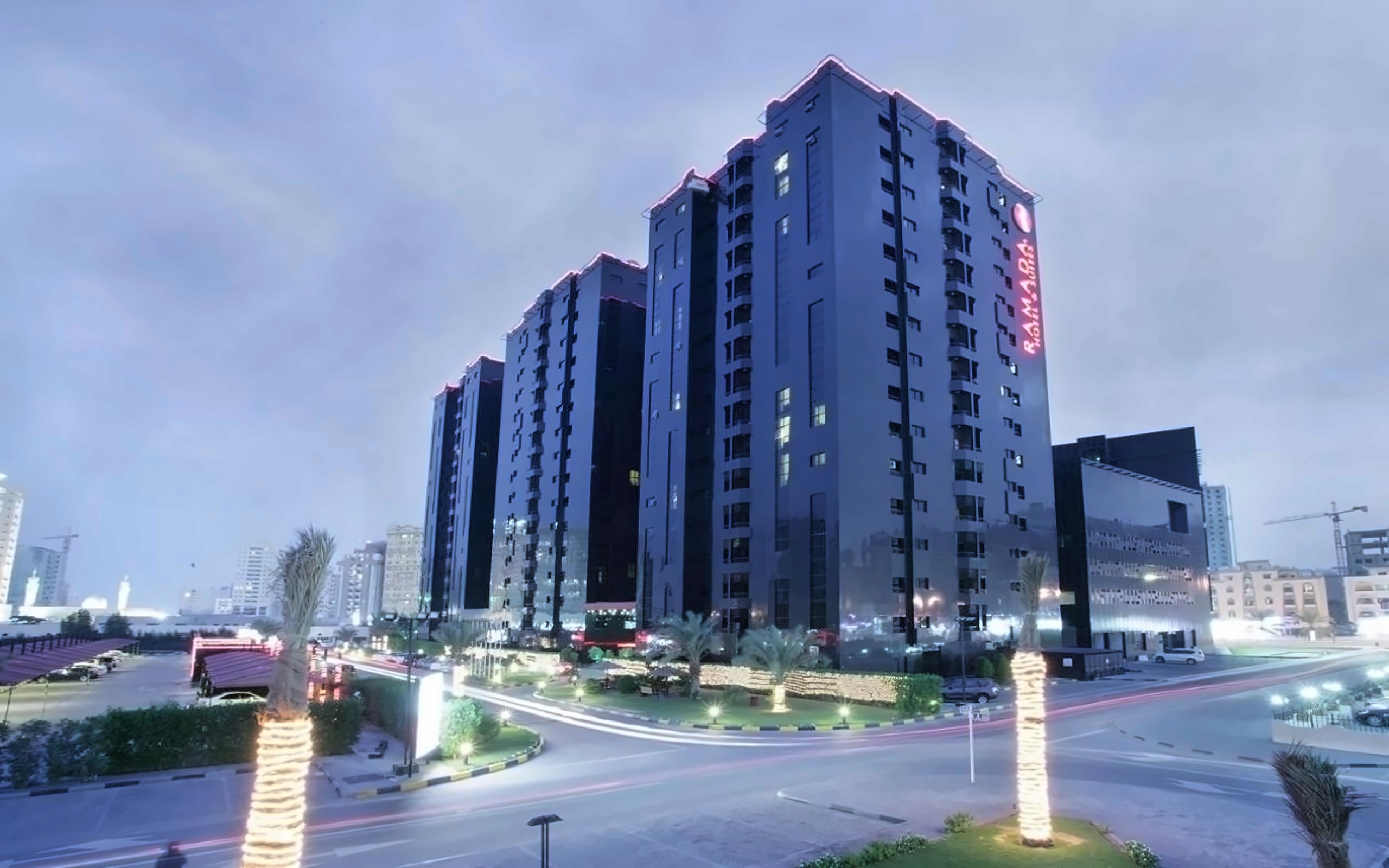Ramada Hotel & Suites Ajman 2