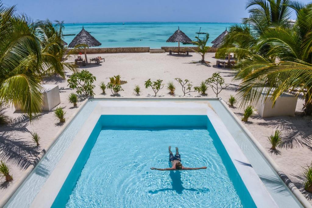 Nur Beach Hotel 4
