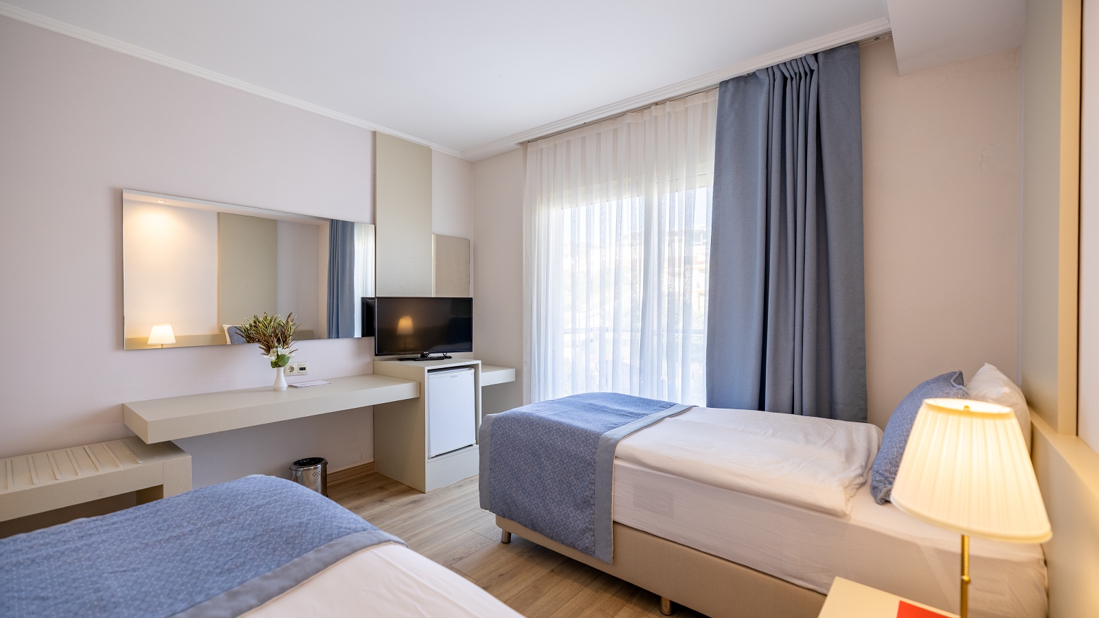Superior Room Landview With Balcony 2