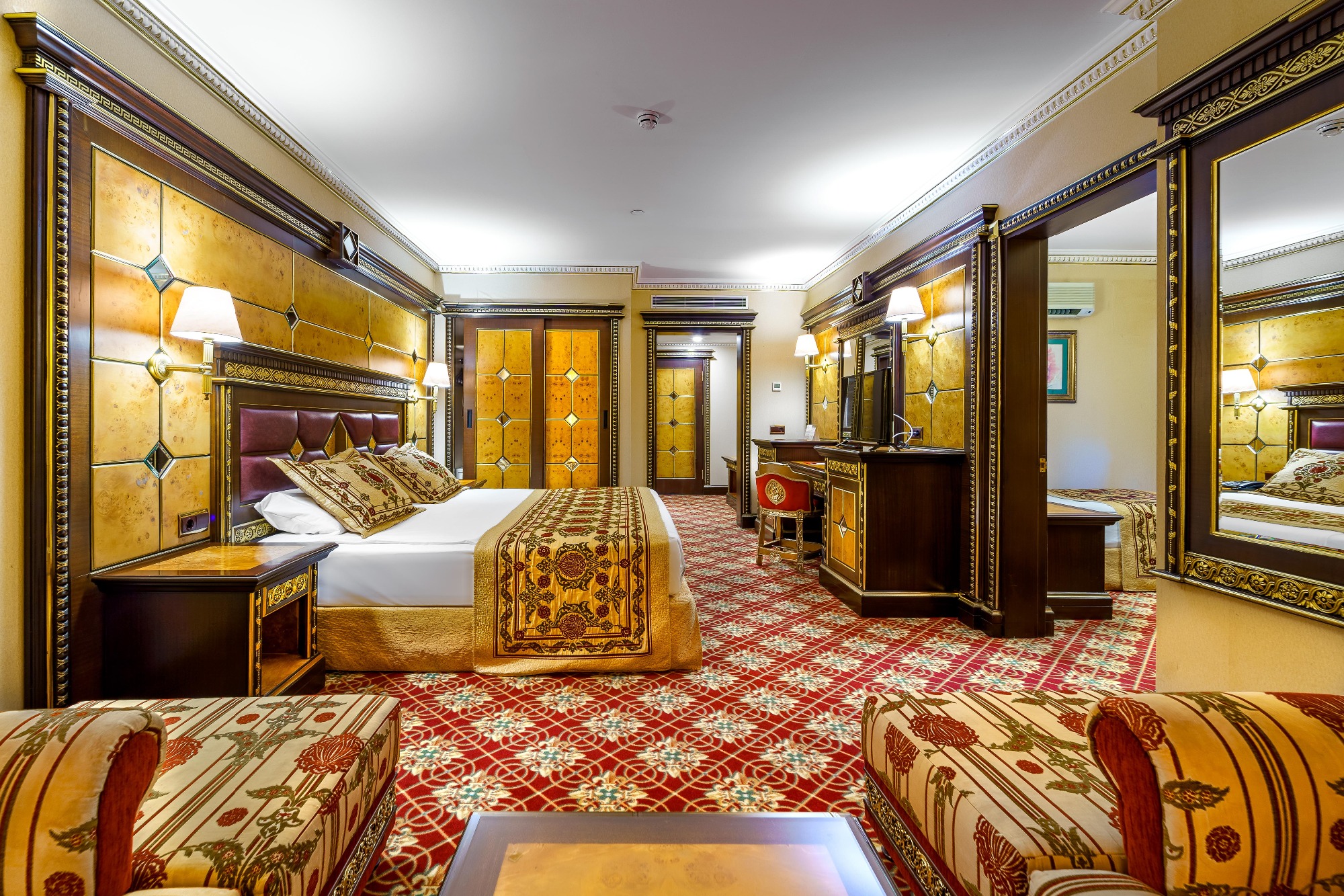 Elegance Family Room 2 Bedrooms 1