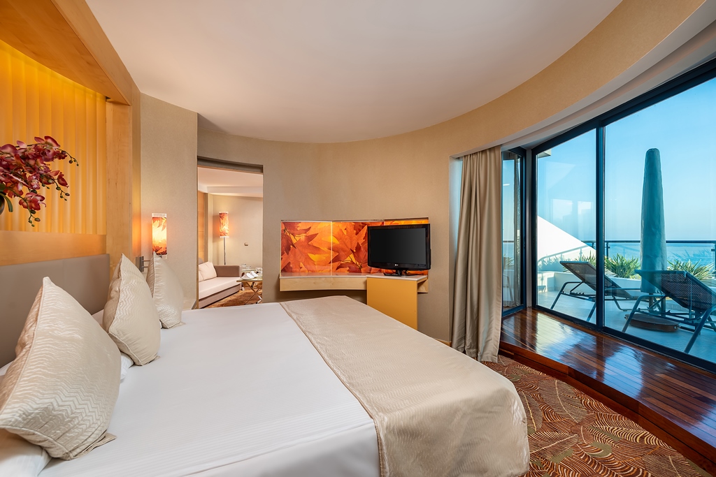 Deluxe Suite Sea View 4