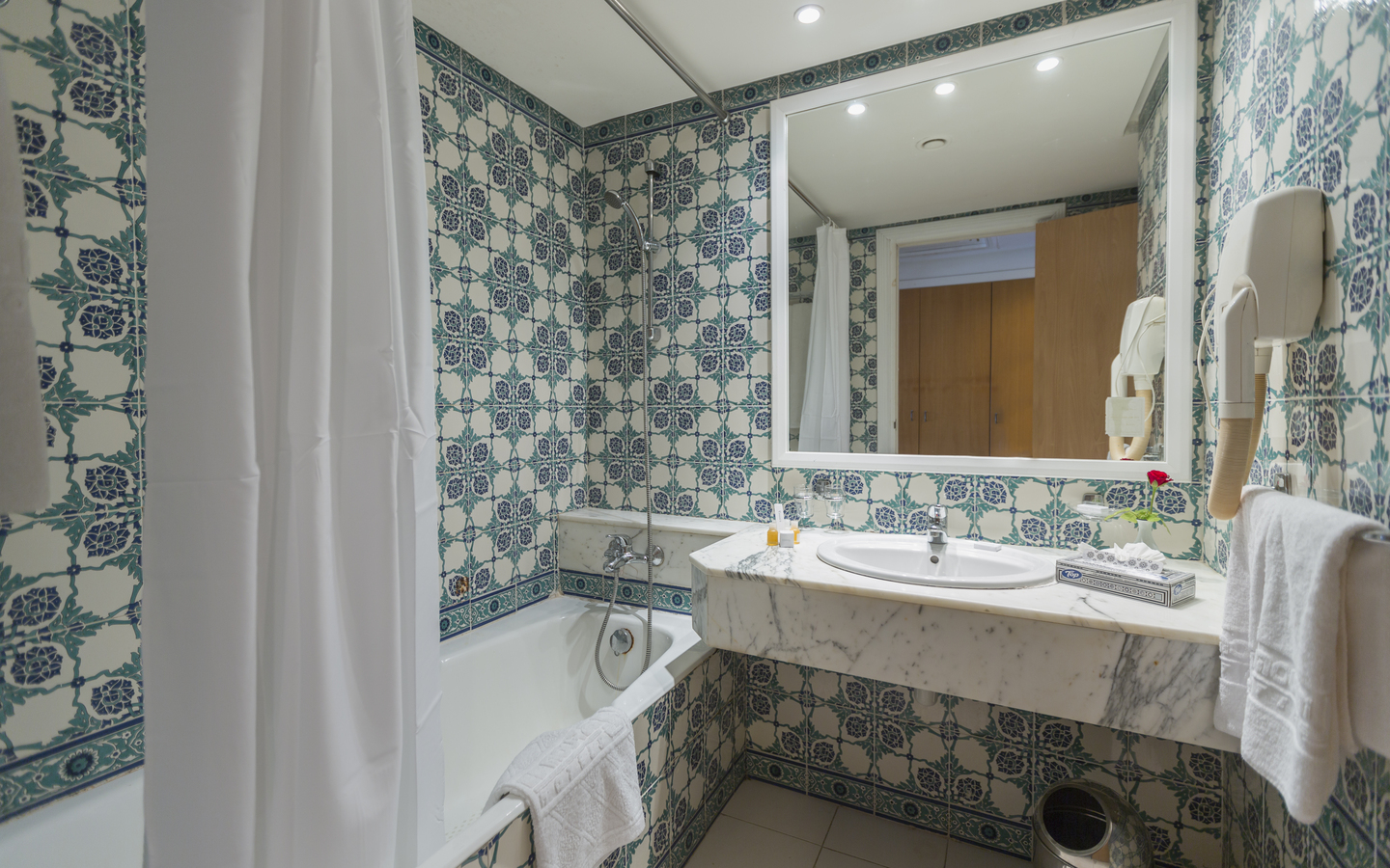 Suite Junior with balcony or terrace 2