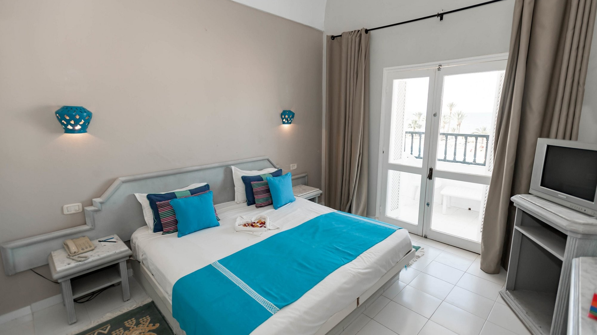 Single Standard Sea View/Pool View 1