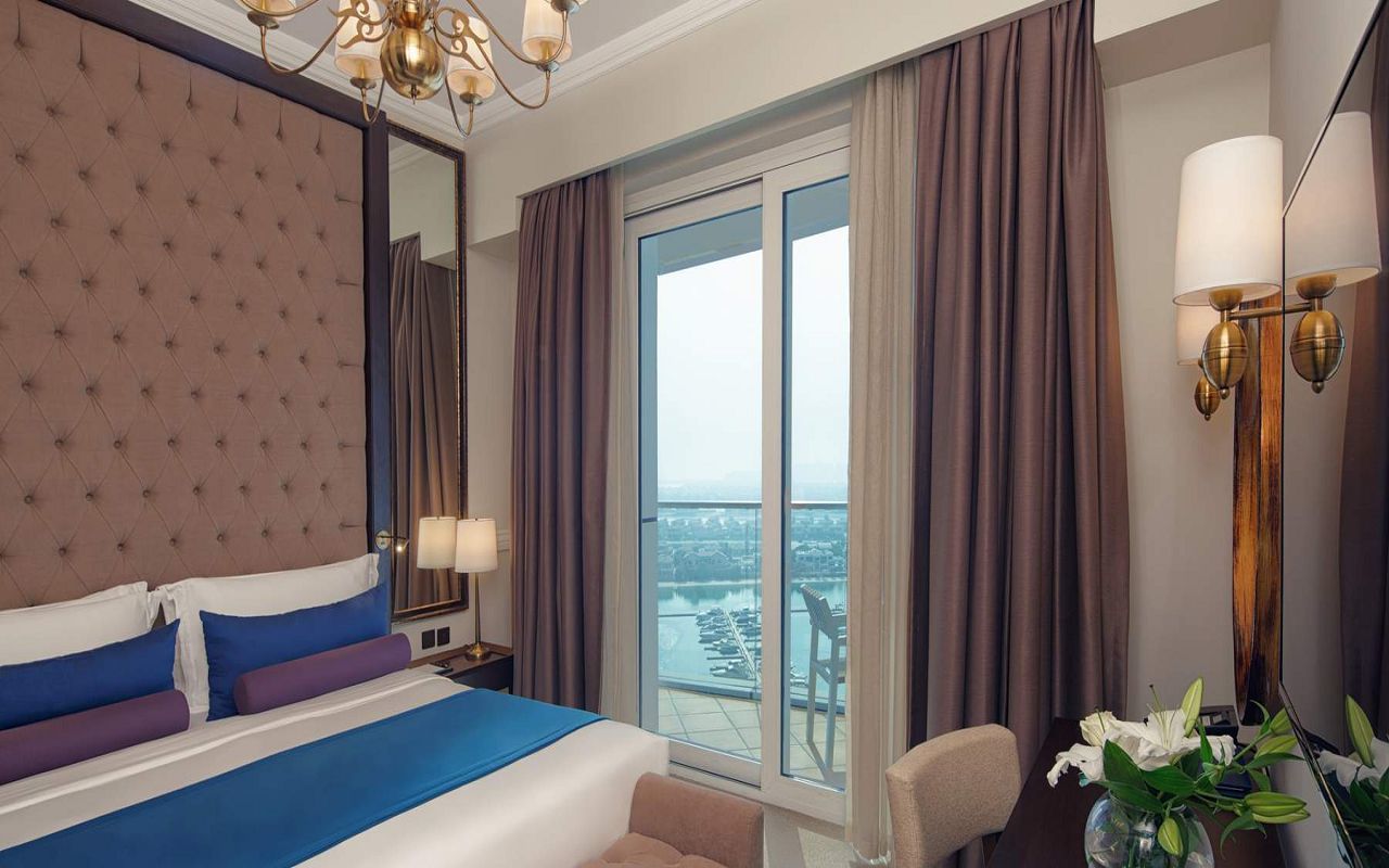 Deluxe Suite 1