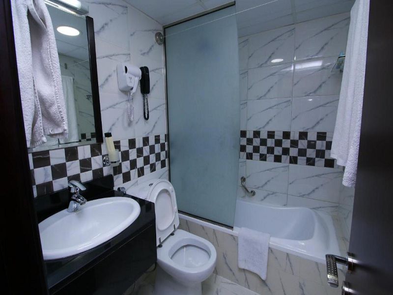 Deluxe Room 4