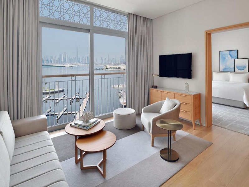 Premier Suite Corner Marina View 3