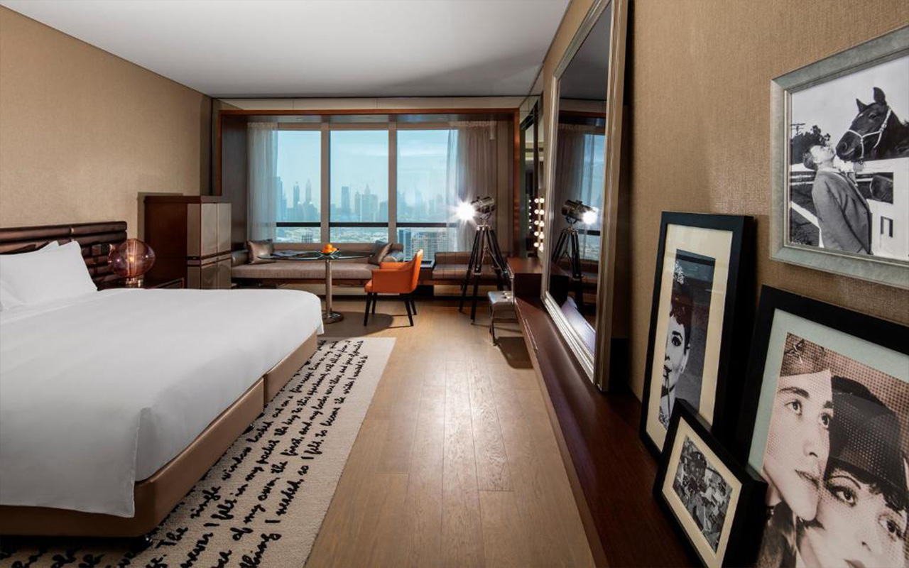 Scene Room Downtown View 3