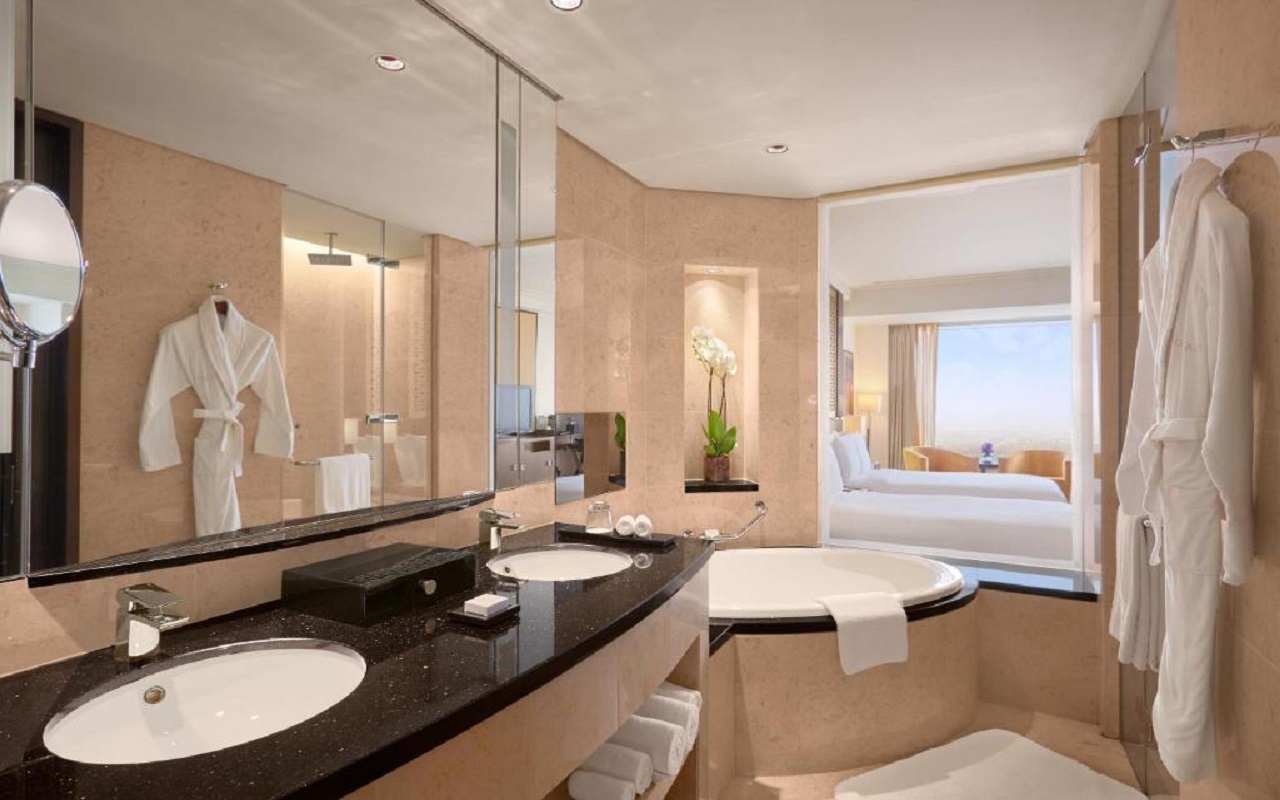 Deluxe Room Skyline View 2