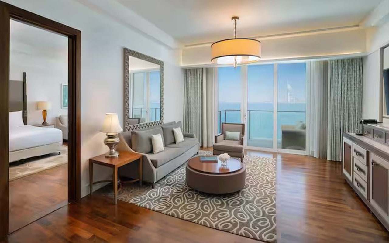 Deluxe Suite 2