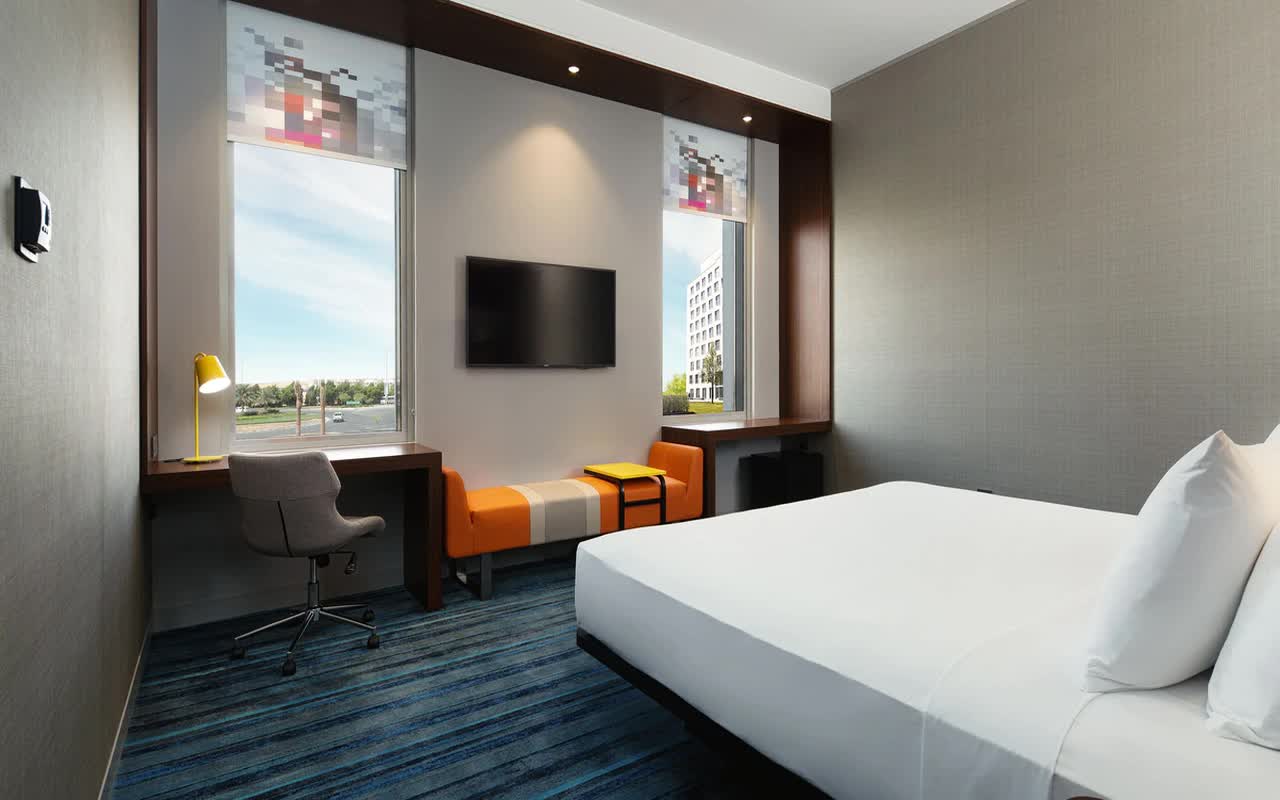 Aloft Room 2