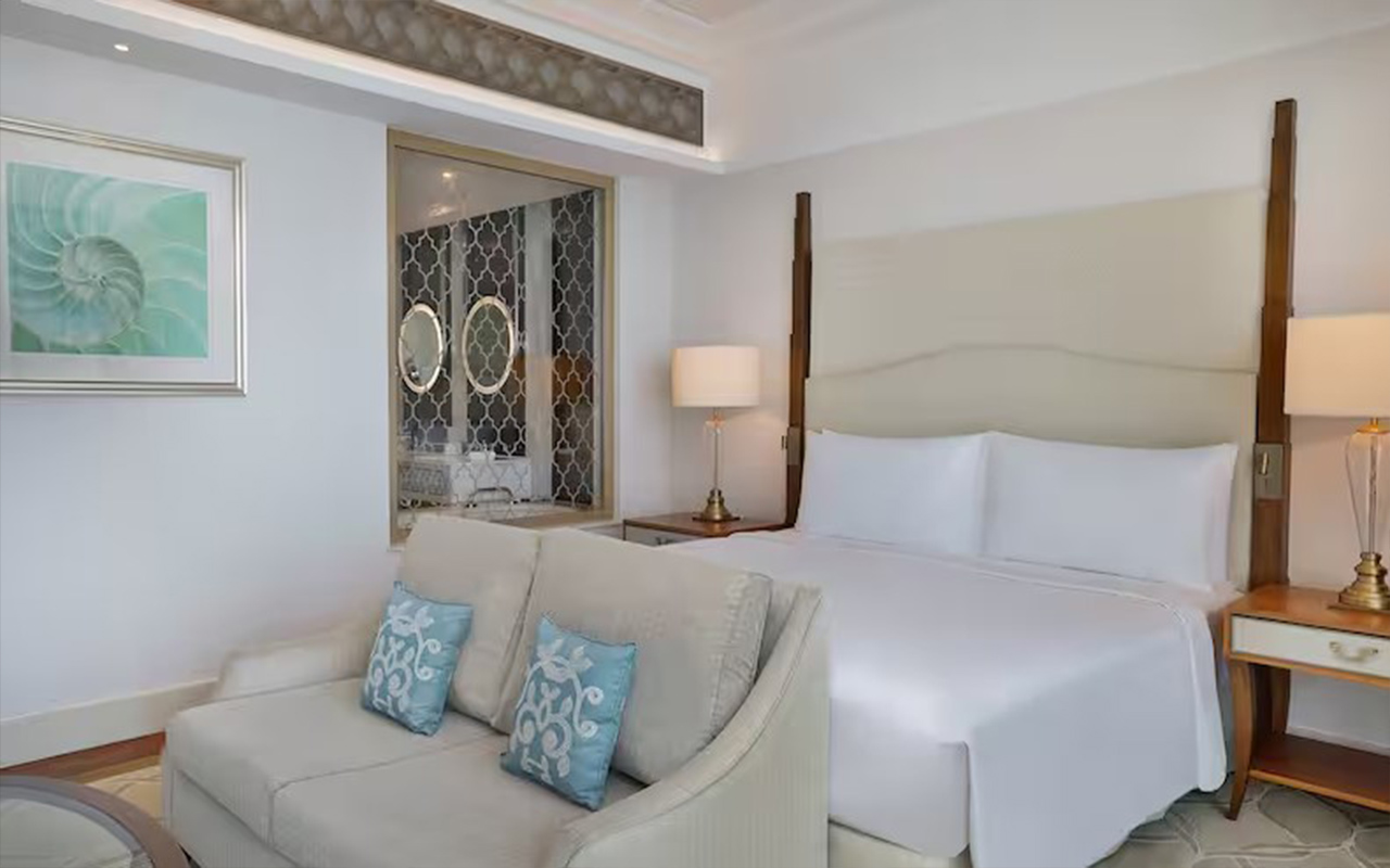 King Deluxe Palm Sea View 1