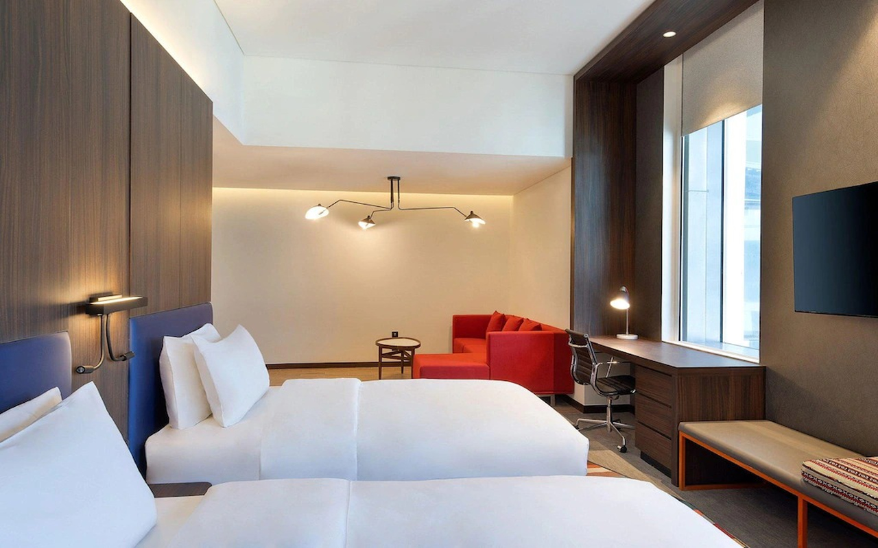 Savvy Room 2