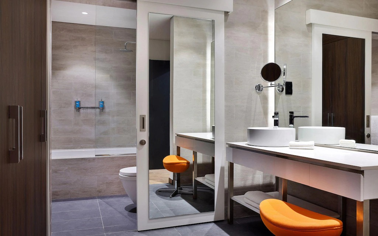 Savvy Room 4