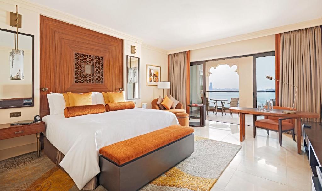 Deluxe Grand Family Room 2