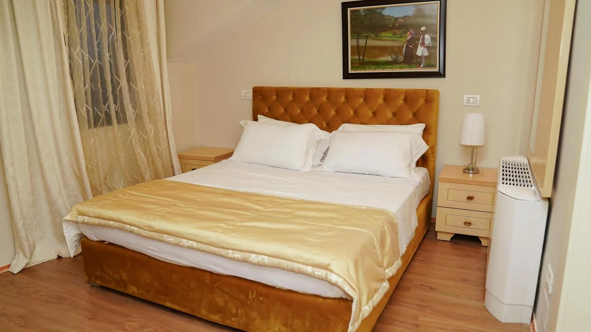 Standard Double Room Mountain View 1
