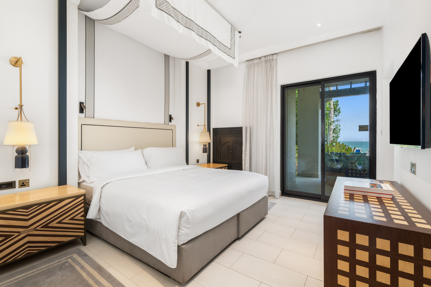 One Bedroom Premium Suite Beach Access 2