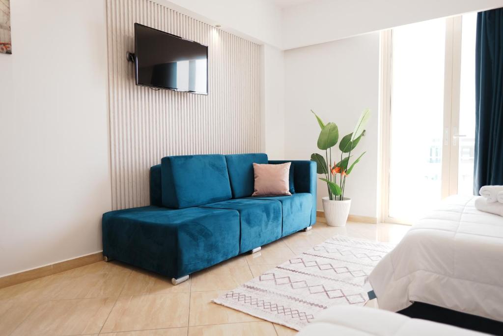 Superior Quadruple Room With Balcony Sea View 2