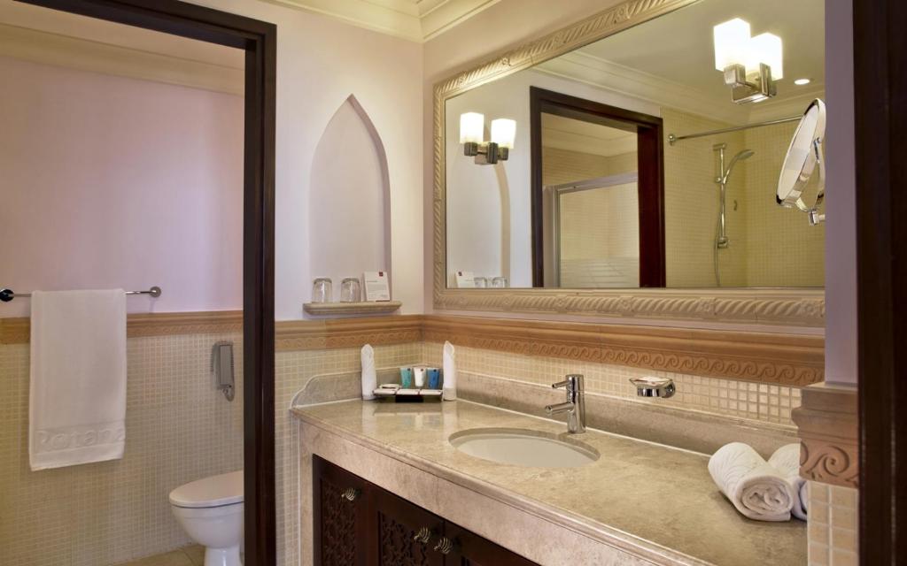 One Bedroom Suite Sea View 2