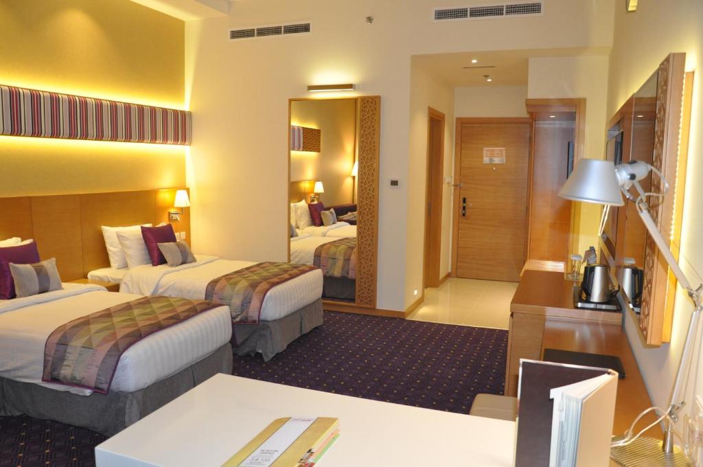 Deluxe Room 4